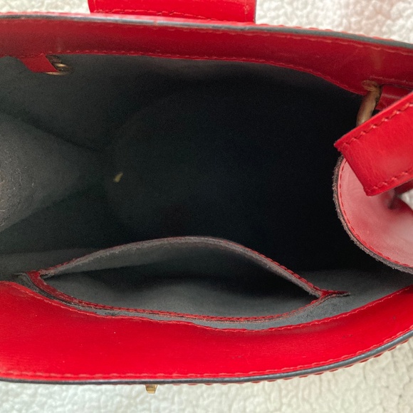 Louis Vuitton Red Epi Leather Vintage Cluny Shoulder Bag - Picture 13 of 15